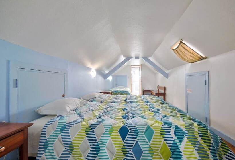 غرفة قياسية رباعية, Hospedaria 5 Bicas