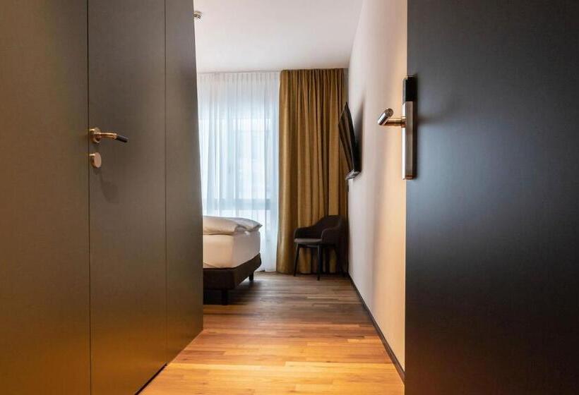 标准间, Alpenclub