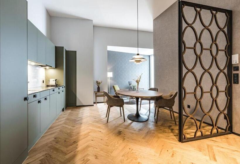 标准间, Alpenclub