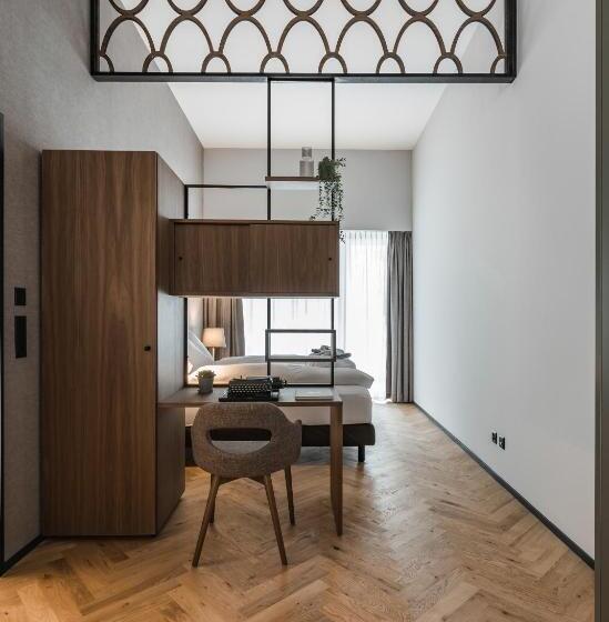 标准间, Alpenclub