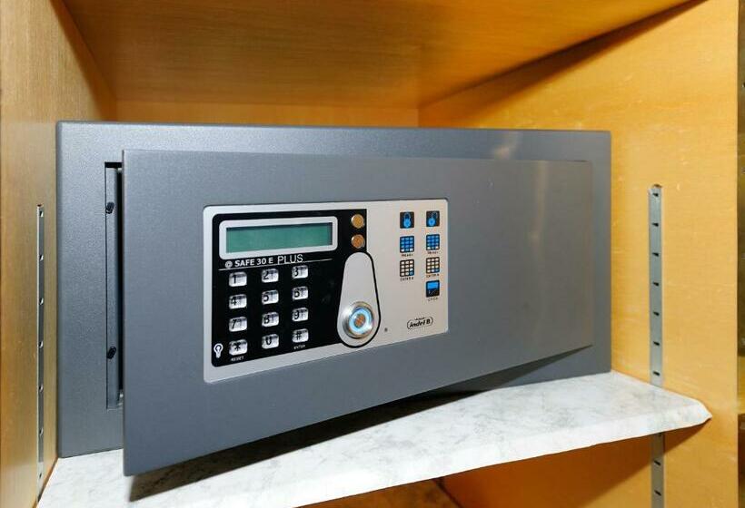 スタンダードトリプルルーム, Alphubel