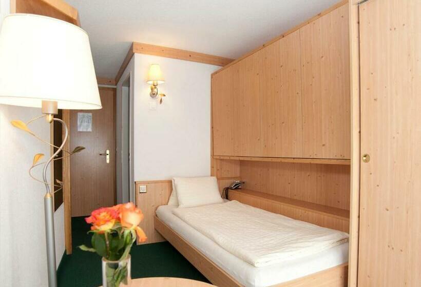 Standard Enkeltværelse, Ambiente