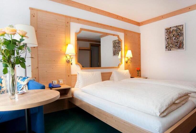 Familie Værelse, Ambiente