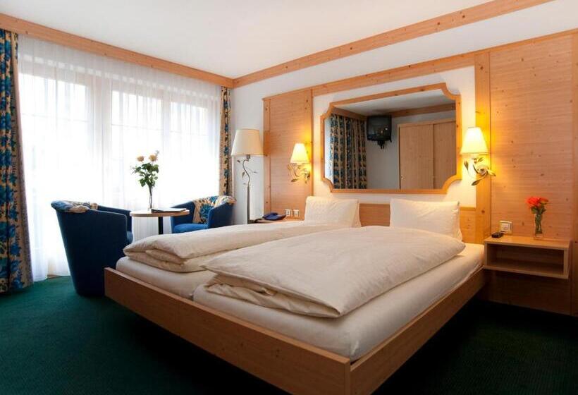 Familie Værelse, Ambiente