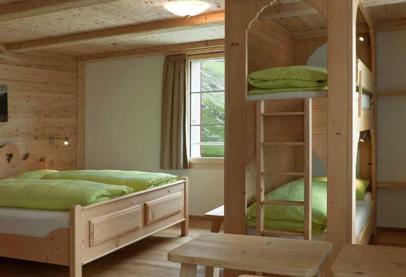 חדר סטנדרט לארבעה, Bärghuis Jochpass   Alpine Hideaway   2222müm