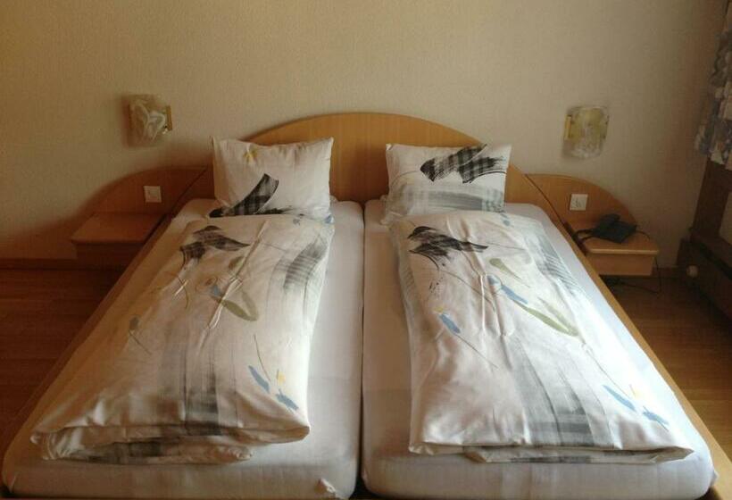 スタンダードトリプルルーム, Café Conditorei Hotel Huber