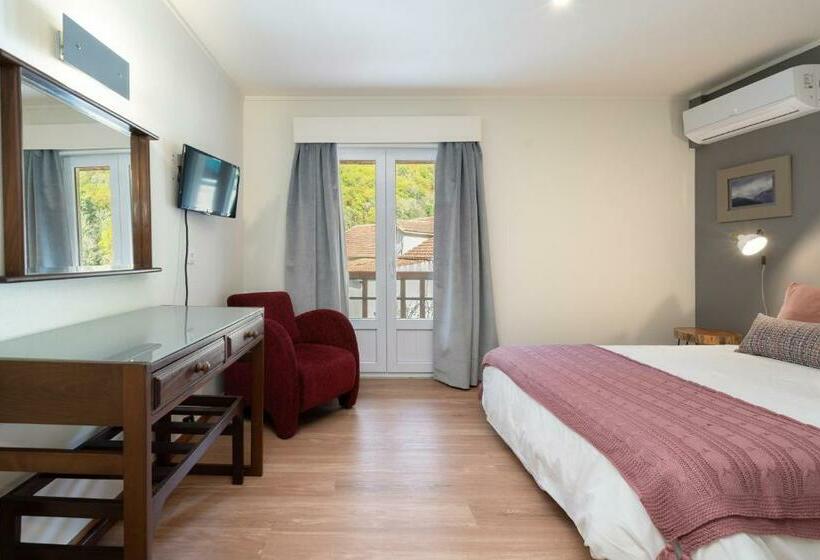 غرفة قياسية, Carvalho Araujo