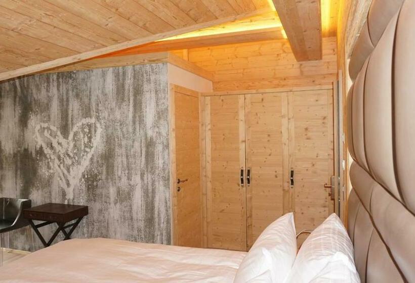 اتاق لوکس با بالکن, Caschu Alp Boutique Design Hotel Stoos   Adults Only