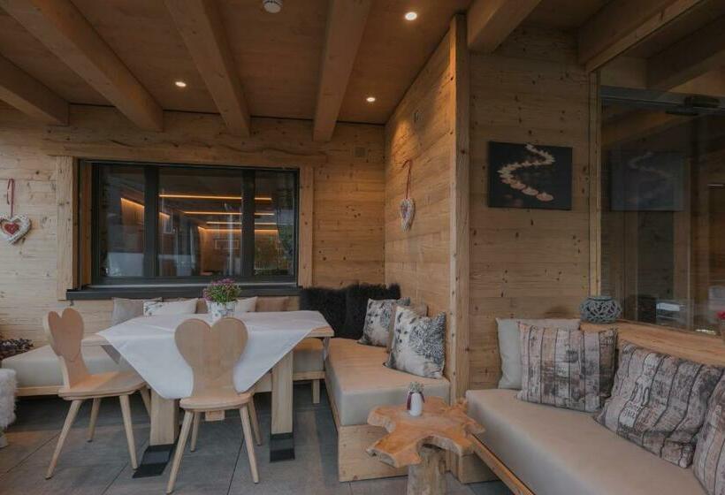 غرفة ديلوكس مزودة بشرفة, Caschu Alp Boutique Design Hotel Stoos   Adults Only