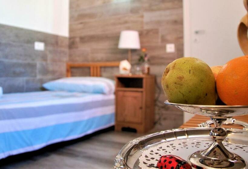 غرفة قياسية فردية, Della Posta