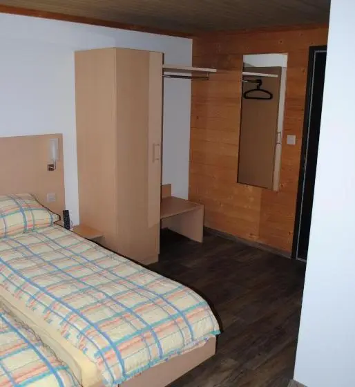 Standard-huone, Des Alpes