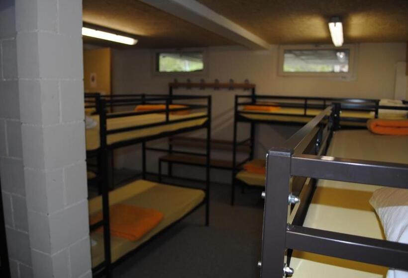 ルームシェアのワンベッド, Des Alpes