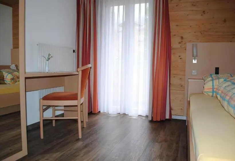 Standard-huone, Des Alpes