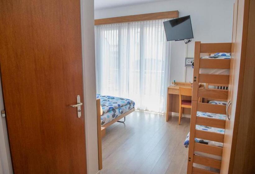 غرفة قياسية رباعية حمام مشترك, Garni Moderno