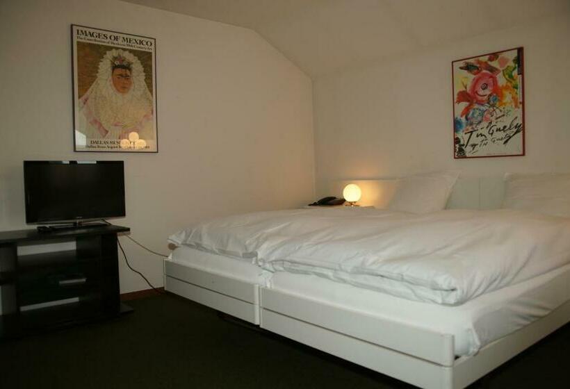 标准间, Gasthof Kreuz