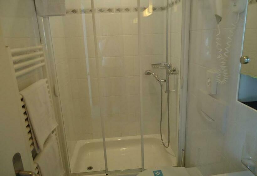 스탠다드 트리플 룸, Osteria Belvedere