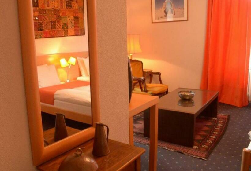 标准间, Restaurant Kutchi