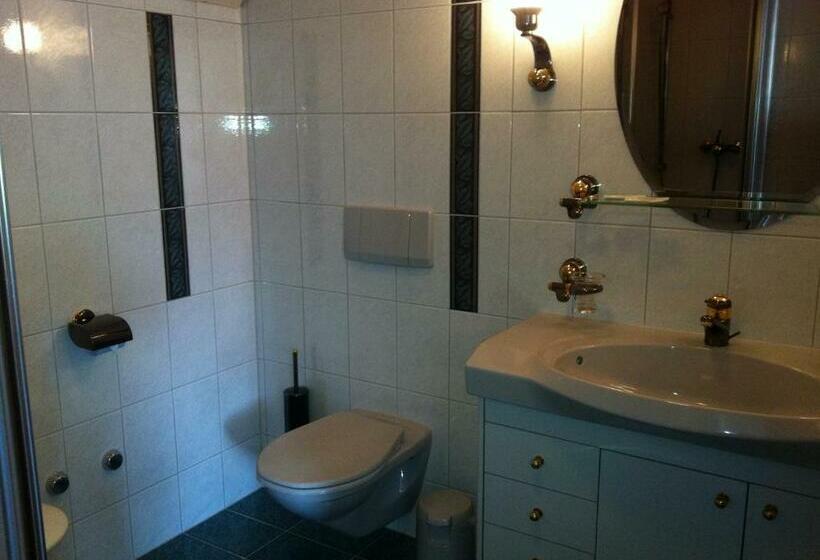 수피리어 룸, Restaurant Schiff