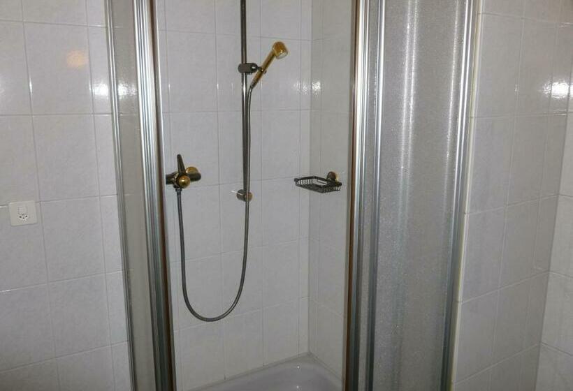 수피리어 룸, Restaurant Schiff