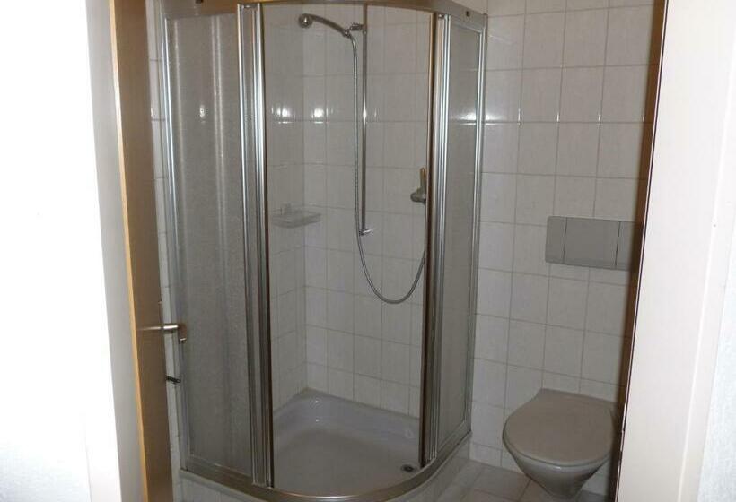 스탠다드 룸, Restaurant Schiff