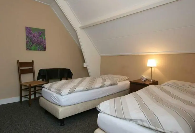Standard Room Shared Bathroom, Sevenster Delden