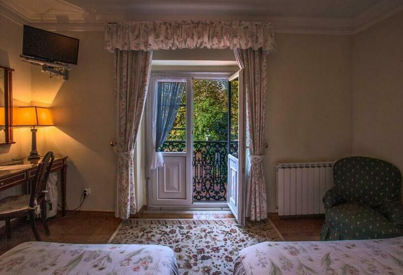 اتاق استاندارد سه تخته با چشمانداز باغ, Sintra Jardim