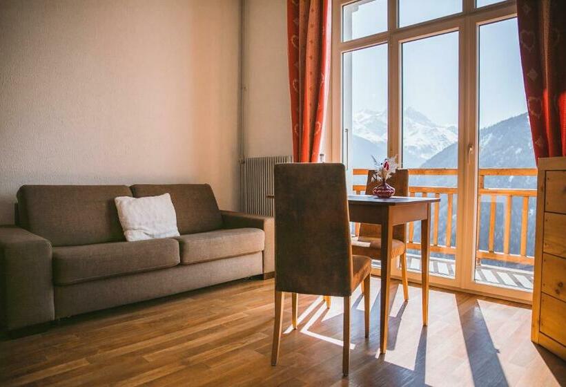 带山景的高级间, Splendide