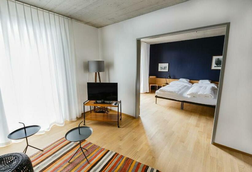 جناح عائلي, Zwiback