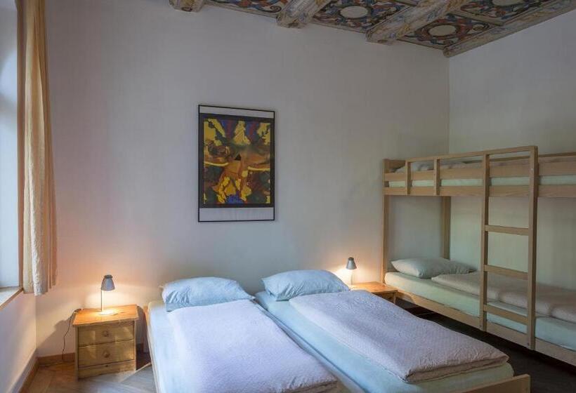 Четырехместный Номер Стандарт, Schaffhausen Youth Hostel