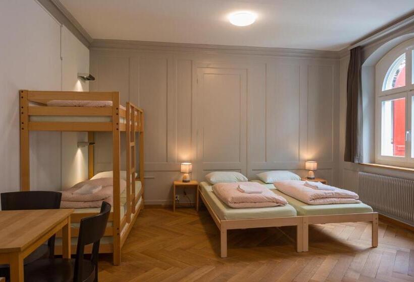 Семейный Номер, Schaffhausen Youth Hostel