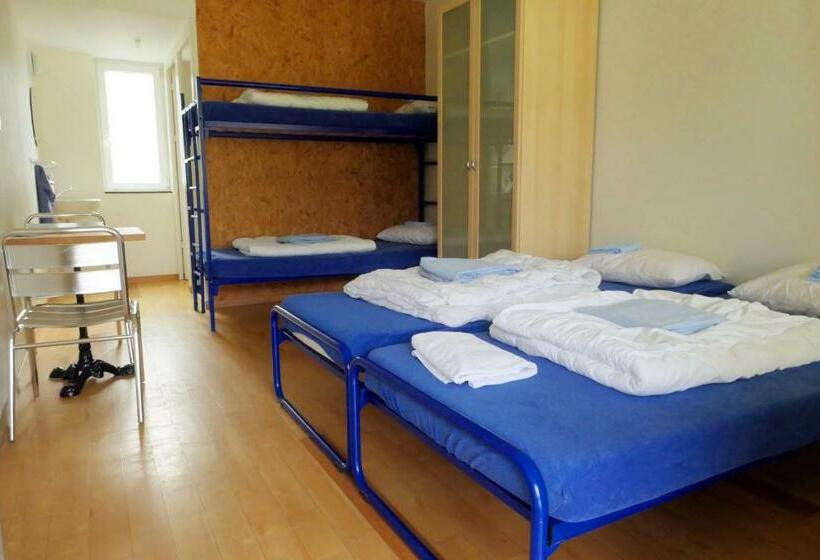 חדר קלאסי לארבעה, Swiss Hostel Lago Lodge