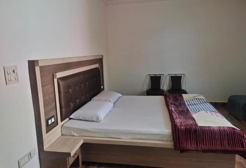 디럭스 룸, Goroomgo Hotel Dolphin Dalhousie