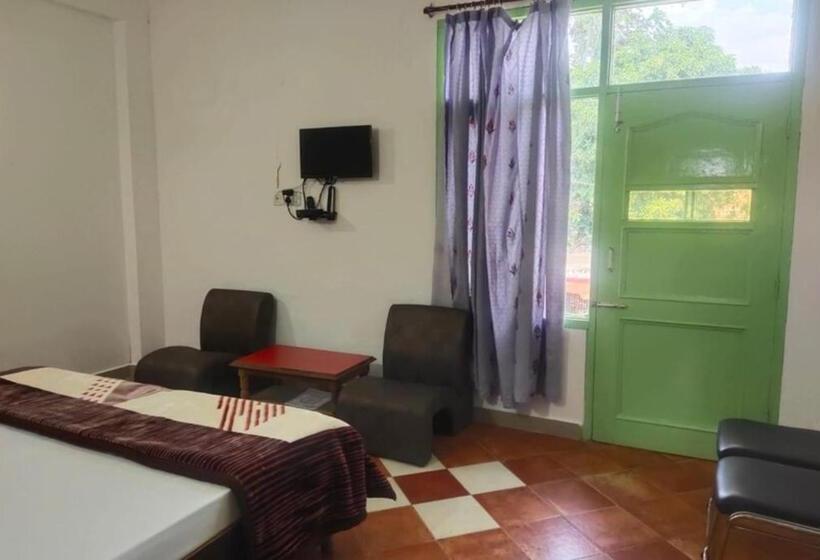 غرفة ديلوكس سرير كينج, Goroomgo Hotel Dolphin Dalhousie