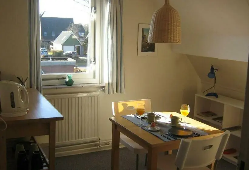 スタンダードトリプルルーム, B&b De Esdoorn