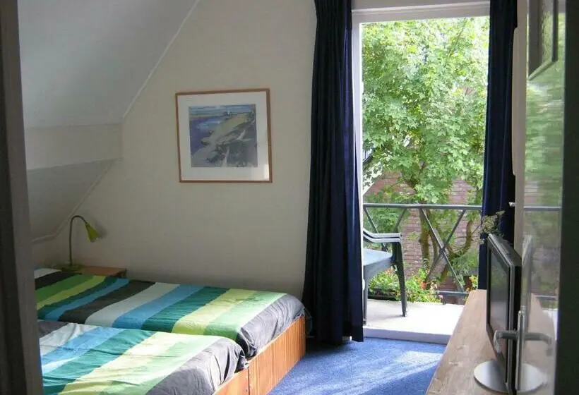 スタンダードトリプルルーム, B&b De Esdoorn