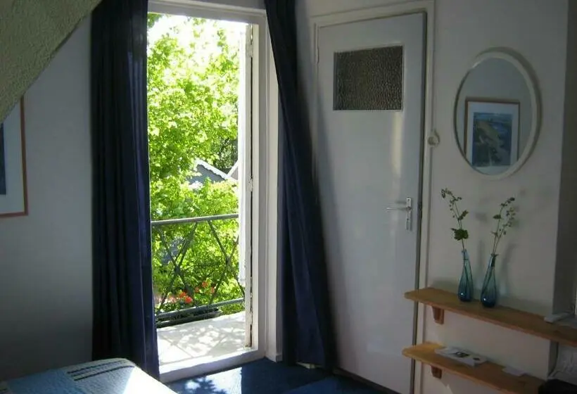 スタンダードトリプルルーム, B&b De Esdoorn