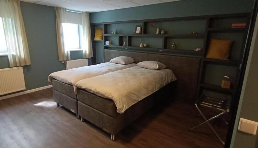 חדר סטנדרט מותאם לאדם עם מוגבלויות, Lemmenhof