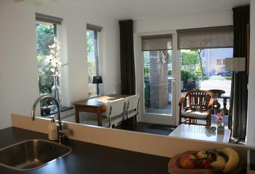 带1个卧室的带阳台的公寓, Magnolia Appartement