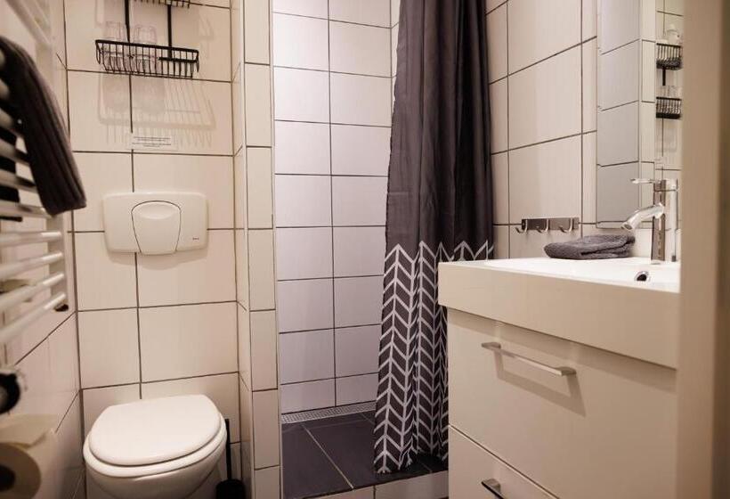 家庭间, Mariafarm