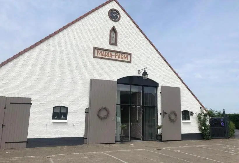 Comfort Kolmen Hengen Huone, Mariafarm