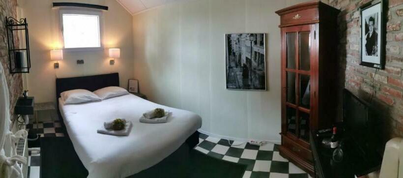 バス共有のスタンダードルーム, Wellness Sauna Beauty Farm Midwolda