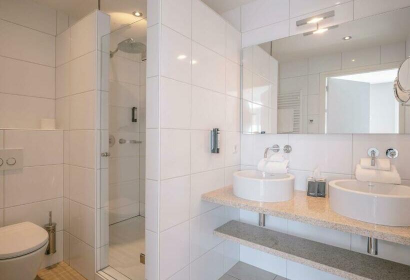 سوییت خانوادگی, Juuls Domburg