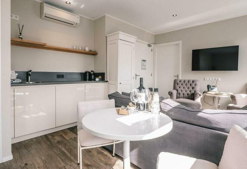 Family Suite, Juuls Domburg