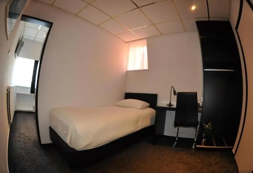 スタンダードトリプルルーム, Budget Hotel Le Beau Rivage