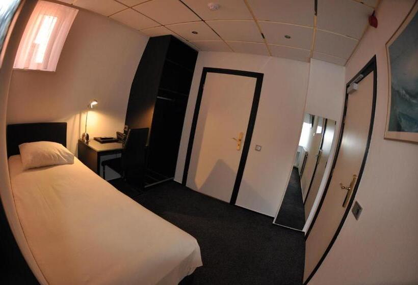 اتاق استاندارد سه نفره, Budget Hotel Le Beau Rivage