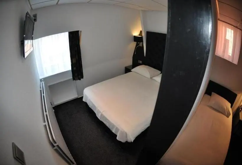 スタンダードトリプルルーム, Budget Hotel Le Beau Rivage