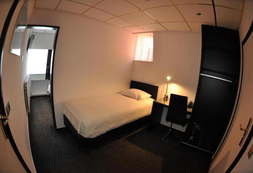 اتاق استاندارد سه نفره, Budget Hotel Le Beau Rivage