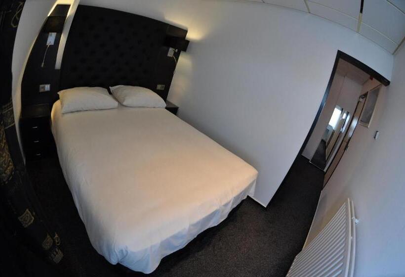 اتاق استاندارد سه نفره, Budget Hotel Le Beau Rivage