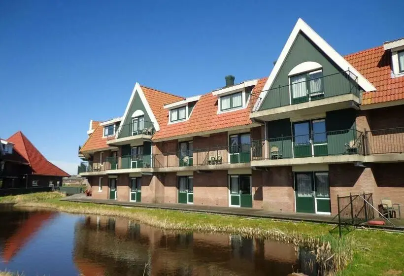 Standard Quadruple Room, De Rijper Eilanden