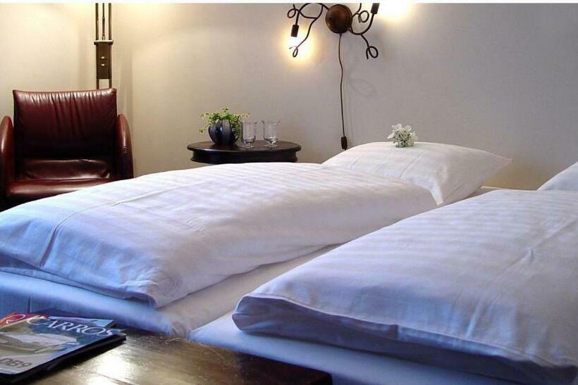 اتاق استاندارد, Huys Van Heusden